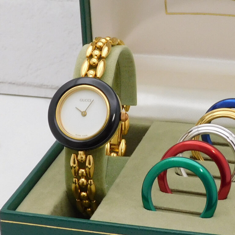 No.593　1円スタート☆GUCCI(グッチ)1500L バングルウォッチ 文字盤ピンクシェル 2針 QUARTZ クォーツ腕時計 ケース付き Yahoo!オークション -「グッチ 1500l」の落札相場・落札価格