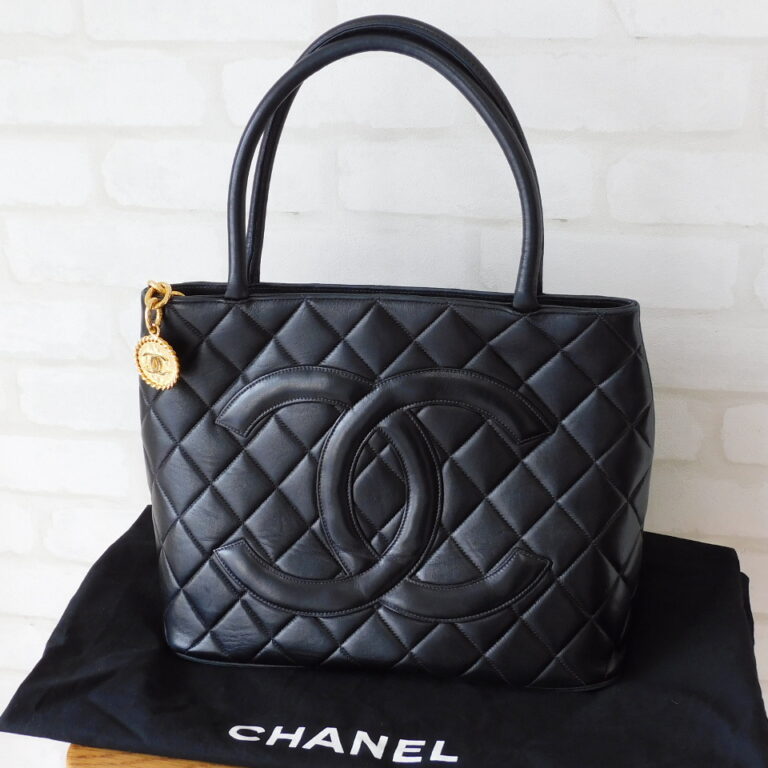 シャネル トートバッグ オンザロード 訳あり ベージュ×黒 シルバー金具 キャビアスキン×レザー 新着 20240626 シャネル トートバッグ オンザロード 訳あり ベージュ×黒 シルバー金具