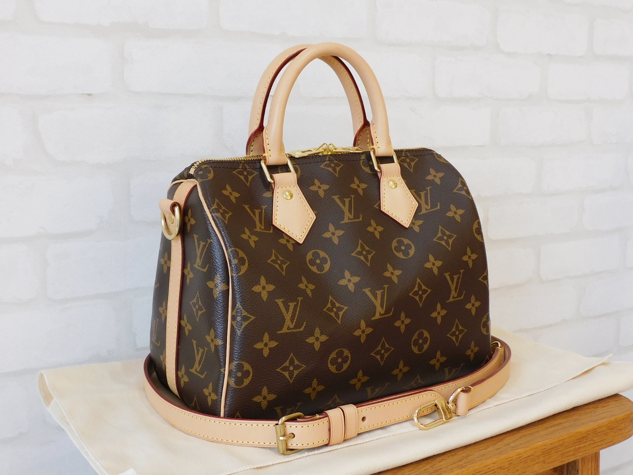買蔵/1円～/美品 ルイヴィトン スピーディ バンドリエール 35 エベヌ ダミエ N41182 レディース メンズ ボストンバッグ ブラウン 茶 hhut スピーディ・バンドリエール25 M46977｜郡山のまじめな買取専門店Tamaki