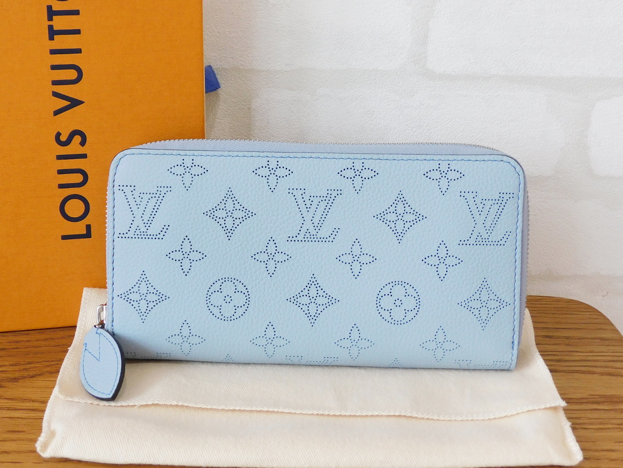 マヒナ ジッピー・ウォレット M67410｜郡山のまじめな買取専門店Tamaki 