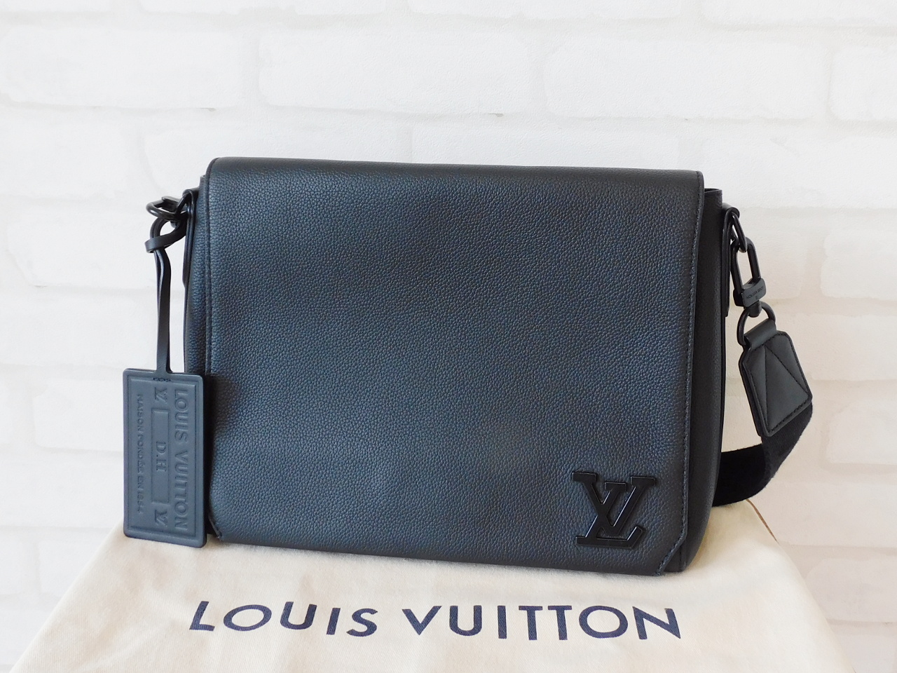 ルイヴィトン テイクオフ・メッセンジャー M57080｜郡山のまじめな買取  