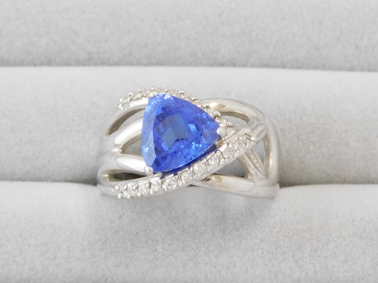 Pt900 タンザナイトリング T2.63ct D0.19ct｜郡山のまじめな買取専門店  