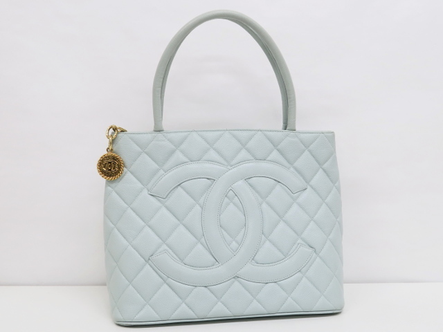 シャネル キャビアスキン 復刻トート ゴールド金具の買取実績｜まじめ  