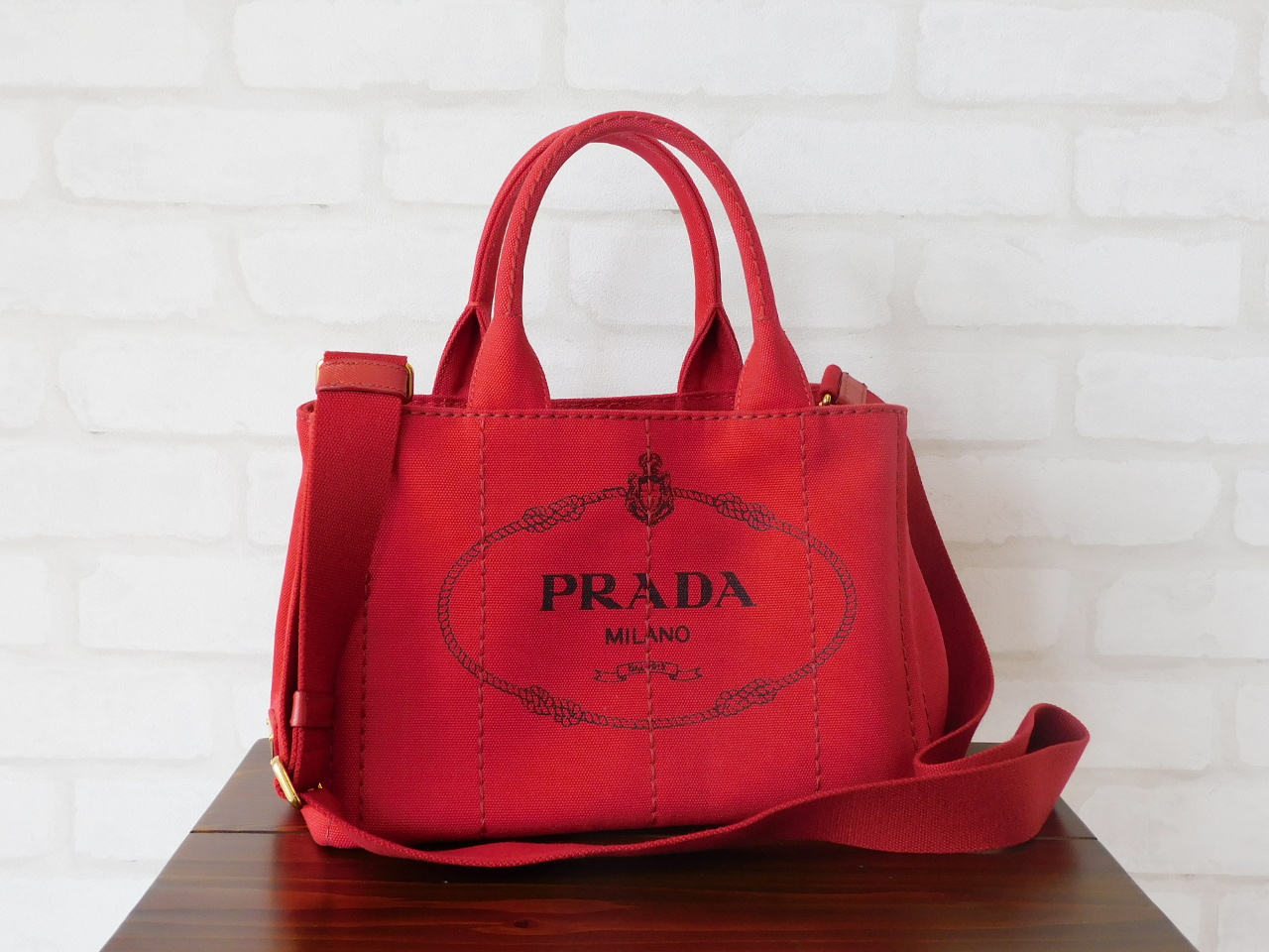 PRADA カナパ ポーチ CANAPA 小さけれ 赤