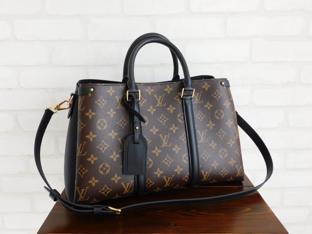 Louis Vuitton Soufflot mm (M44817) in 2023