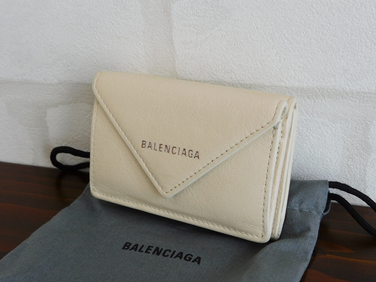 バレンシアガ 3つ折り財布 BALENCIAGA ペーパー 391446 DLRBN 7210  
