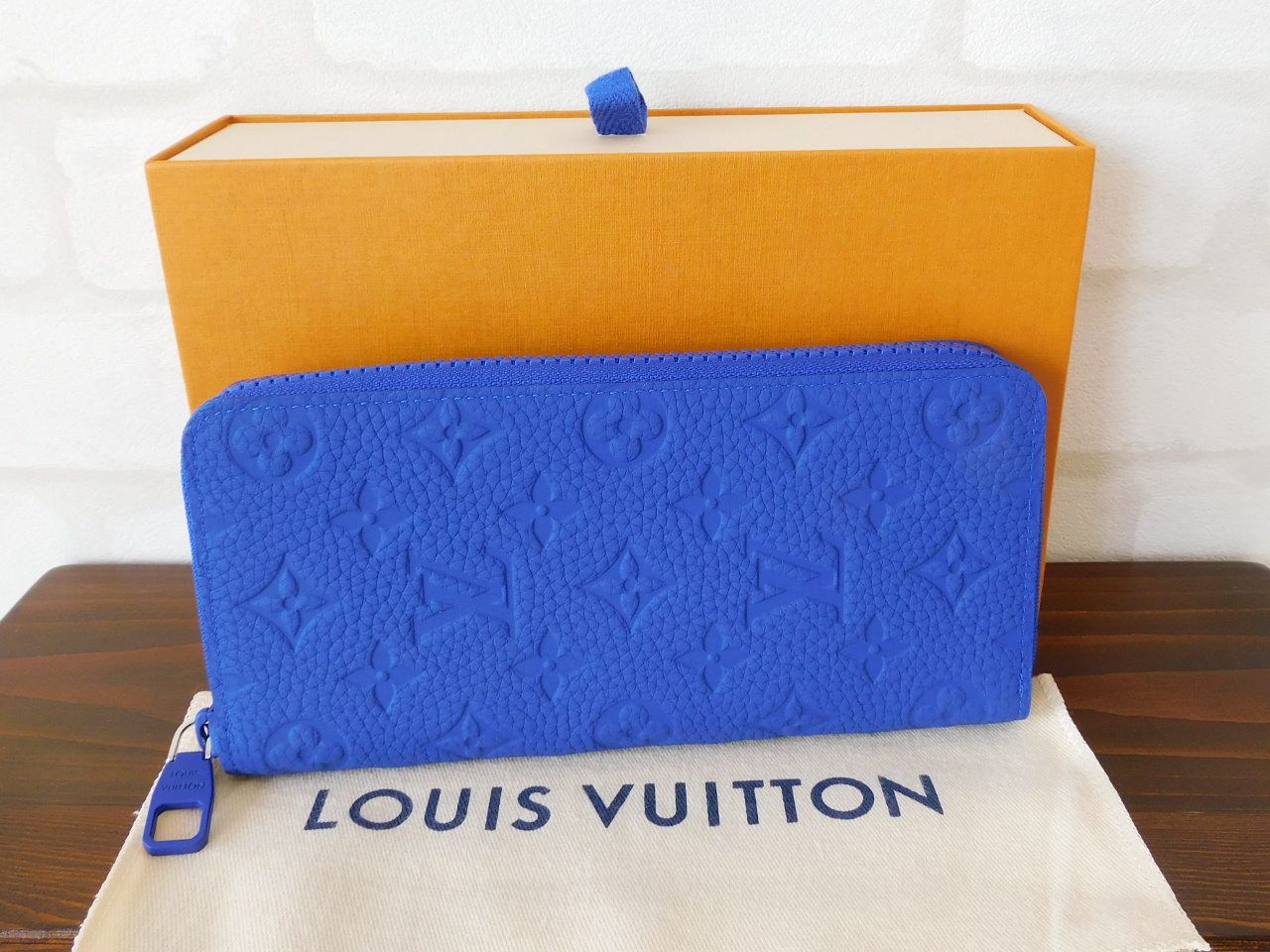 ルイヴィトン モノグラム トリヨン ヴェルティカル ウォレット 財布  