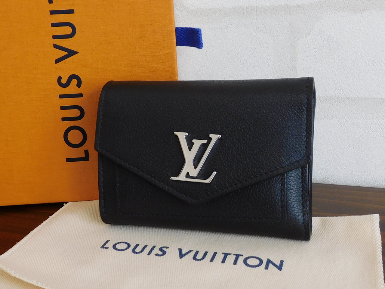 Louis Vuitton MyLockMe Compact Wallet - Black - M62947