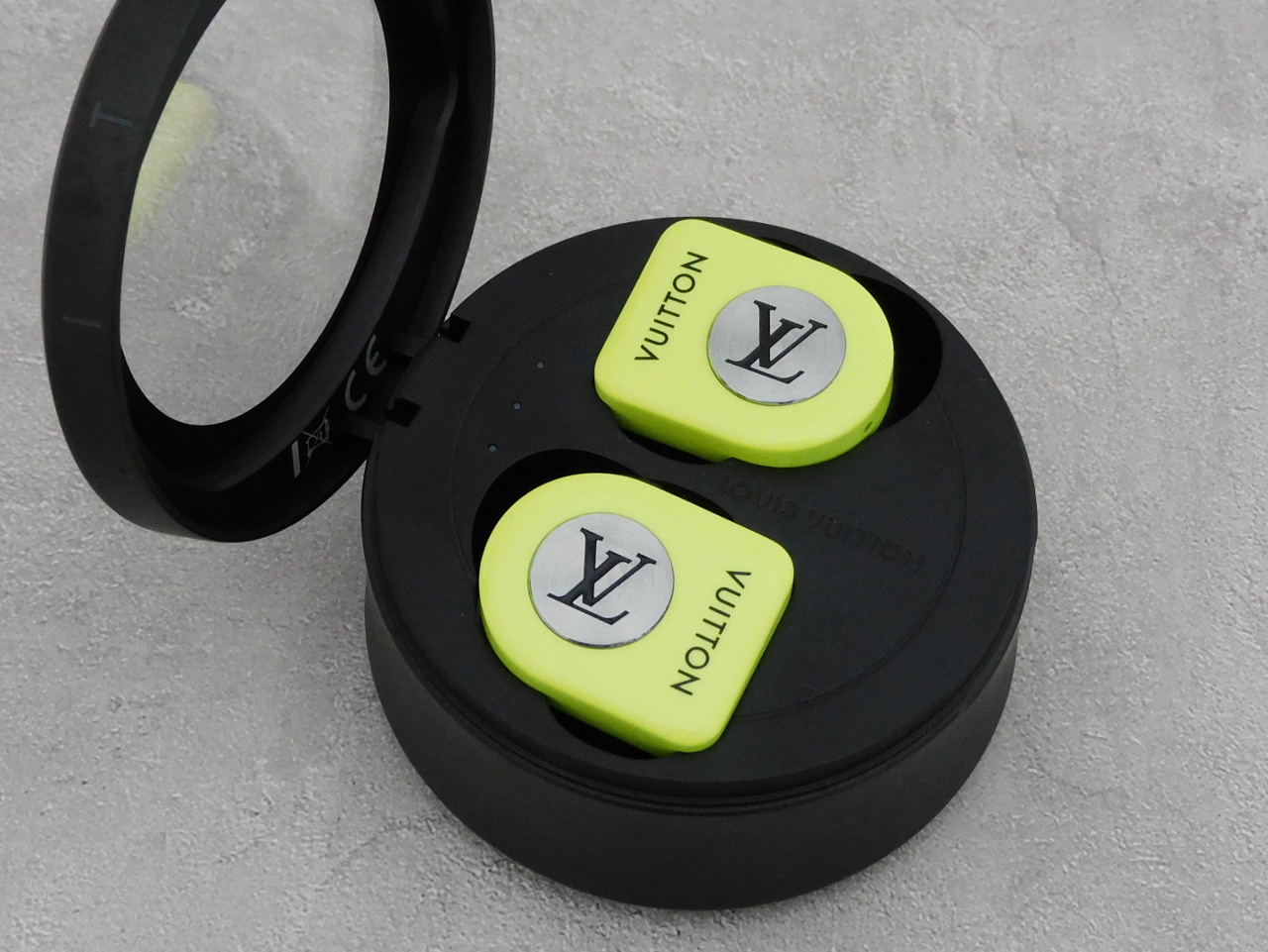 LOUIS VUITTON ルイ ヴィトン ホライゾン 完全ワイヤレスイヤホン USED  