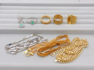 K18リングや喜平ネックレス、プラチナ850ネックレスにエメラルドのジュエリー