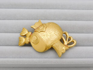 『純金(K24)製 帯留め 58.9g』