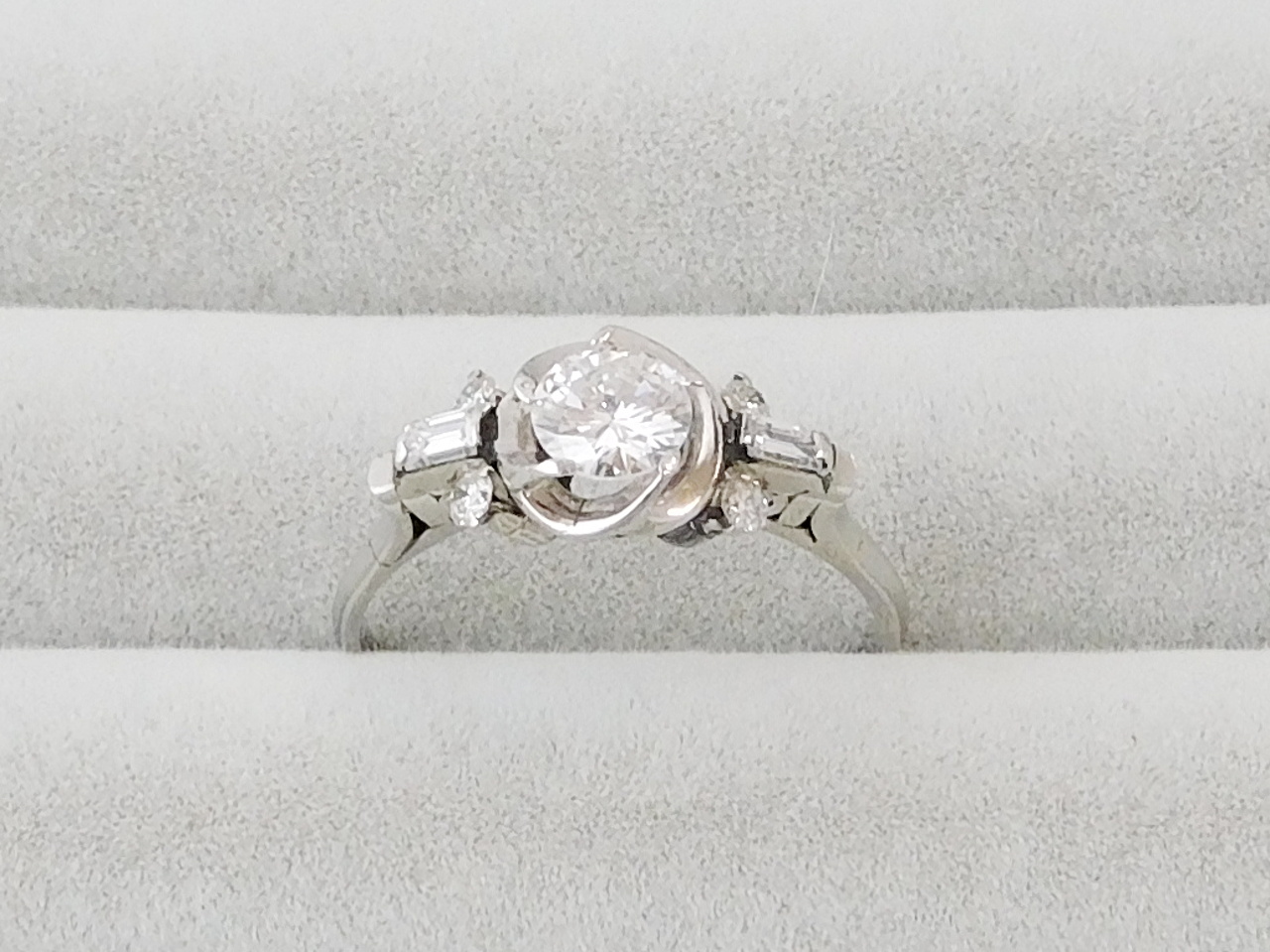 K18YG フラワー ダイヤモンド リング 0.40CT（K18YGダイヤモンドリング  