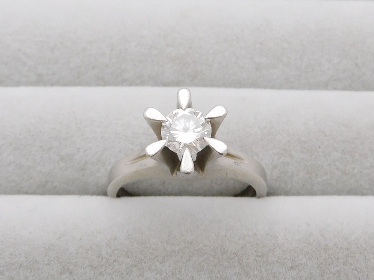 Pt900ダイヤモンドリング D0.604ct