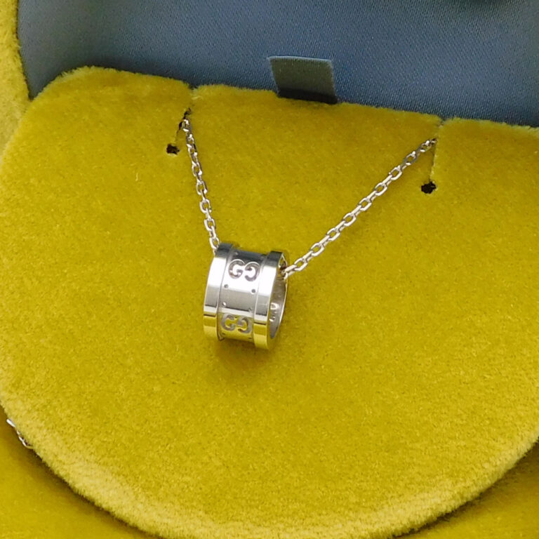 グッチアイコントワールネックレス 750WG