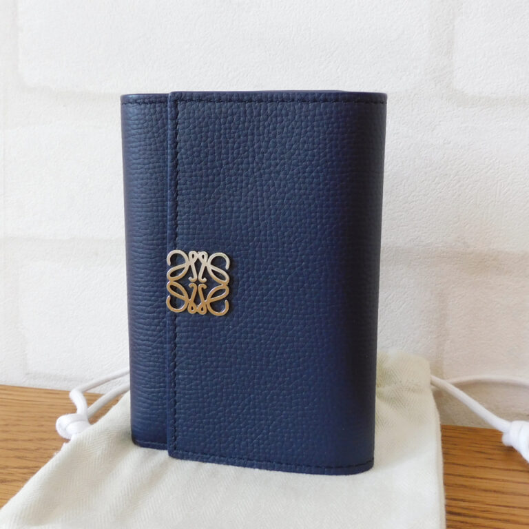 ロエベ アナグラム 三つ折り財布