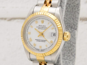 エレガントなローマインデックスを備えたホワイト文字盤♪